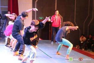 去学校耍吃瓜群众,揭秘去学校“耍吃瓜群众”的幕后故事